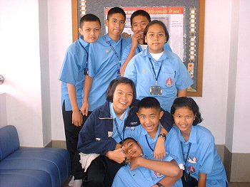 friend_02.jpg (25239 bytes)