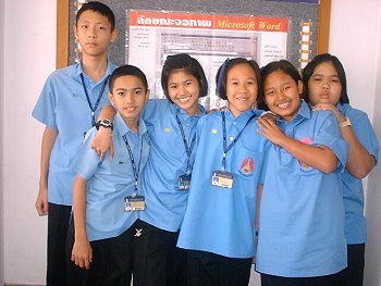 friend_04.jpg (25753 bytes)